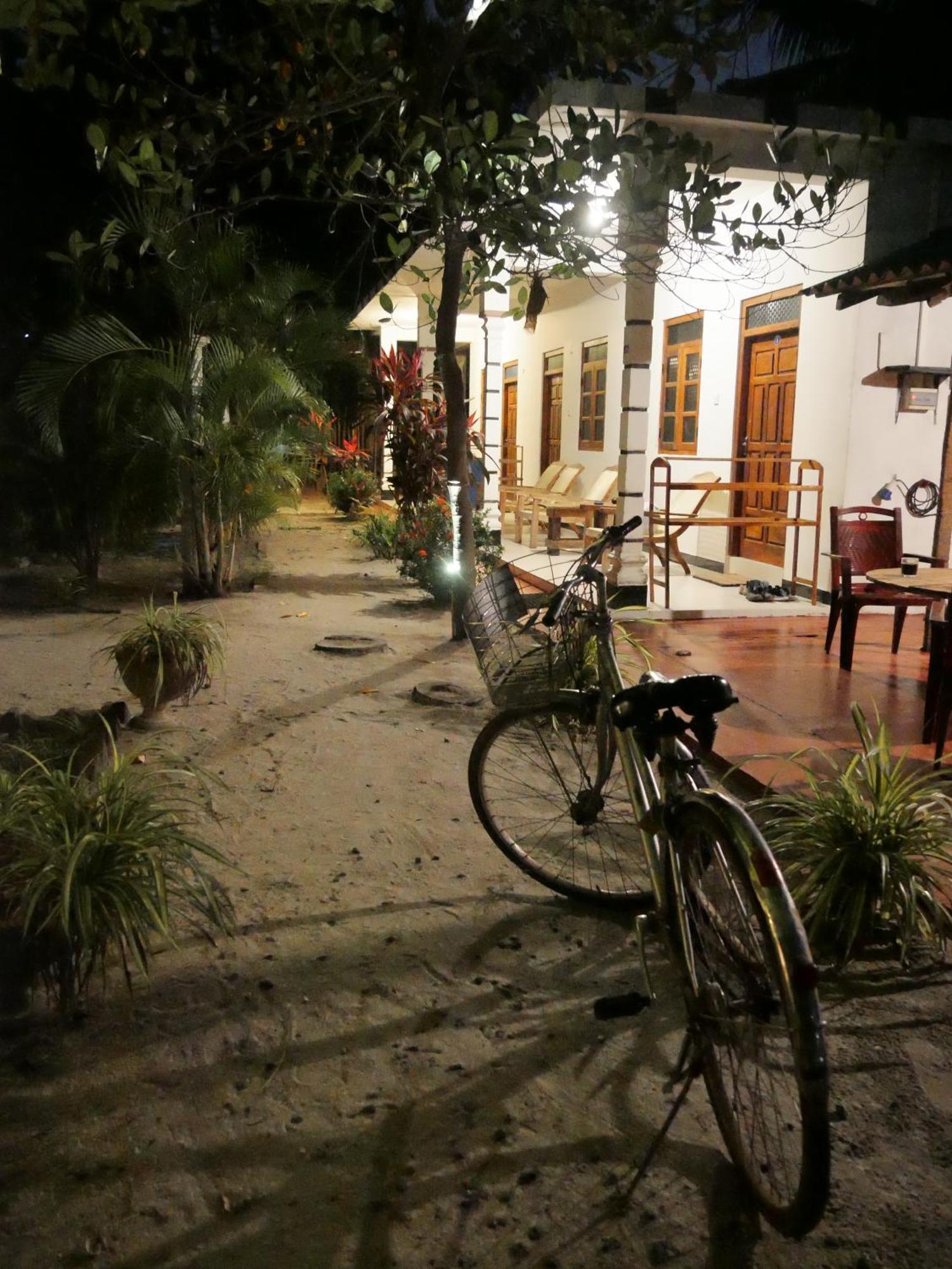 Ubay Guest House Trincomalee Exterior foto