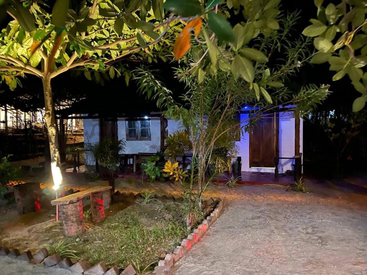 Ubay Guest House Trincomalee Exterior foto