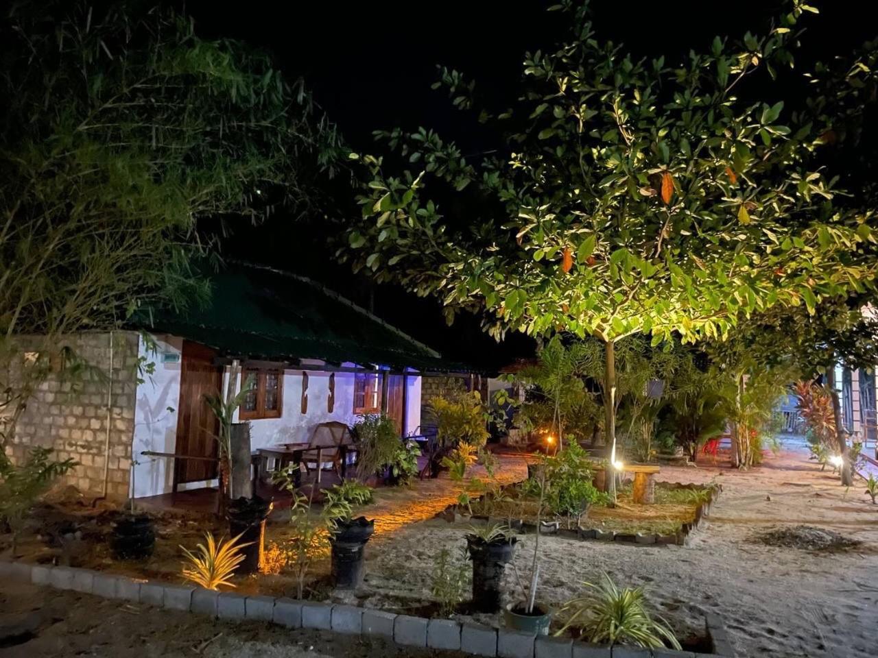 Ubay Guest House Trincomalee Exterior foto