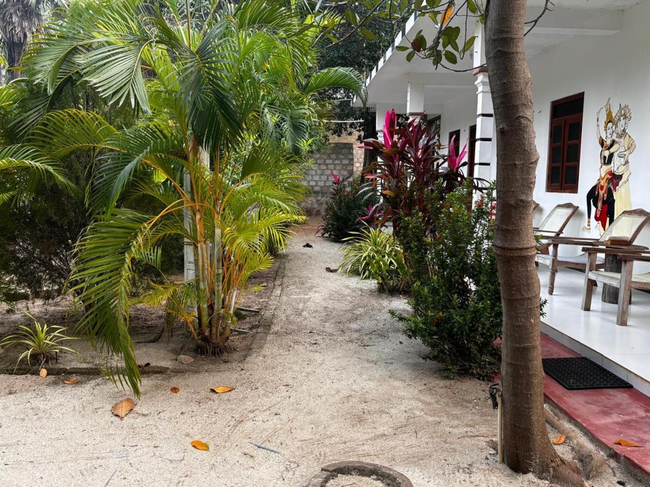 Ubay Guest House Trincomalee Exterior foto