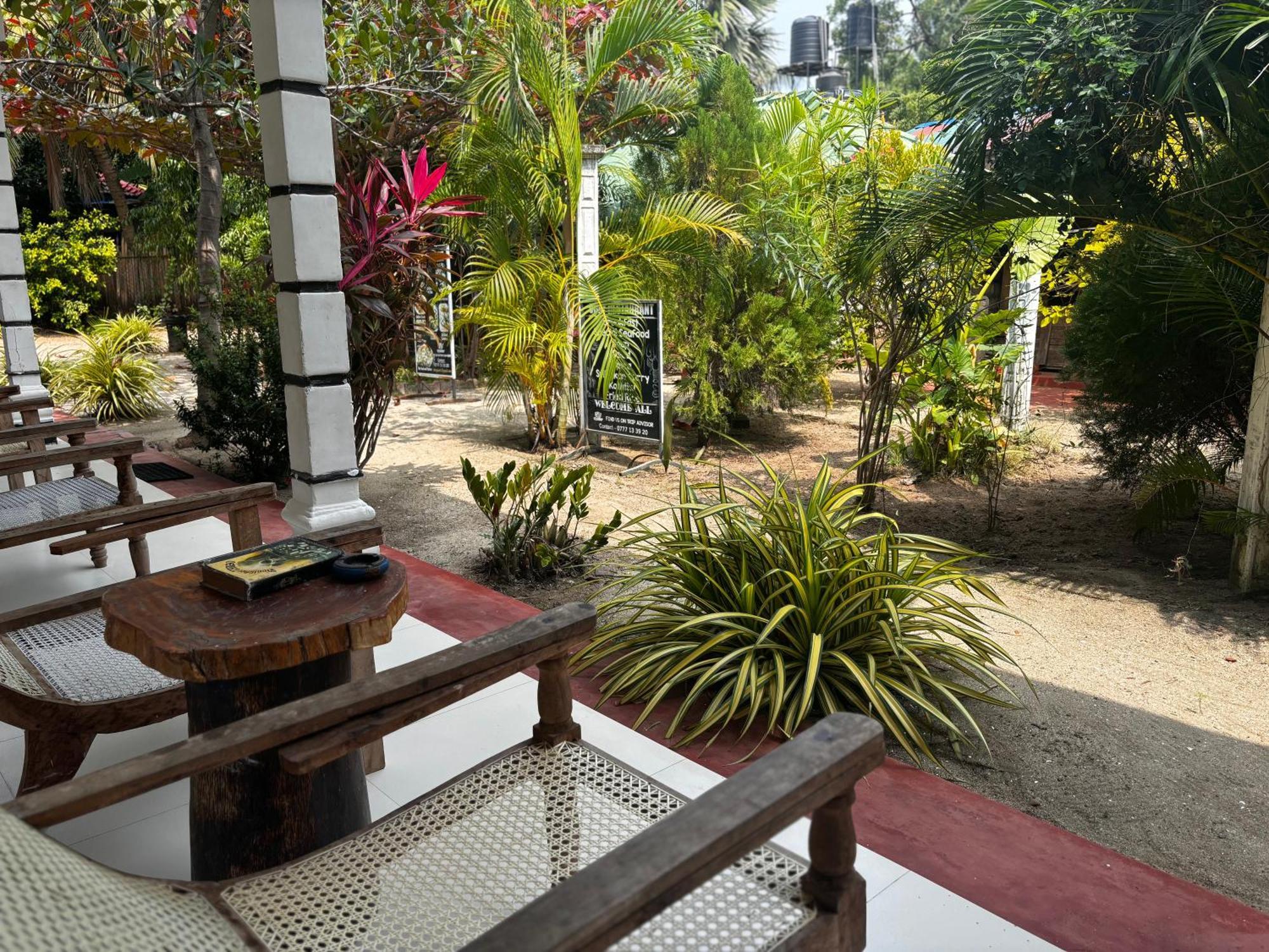 Ubay Guest House Trincomalee Exterior foto