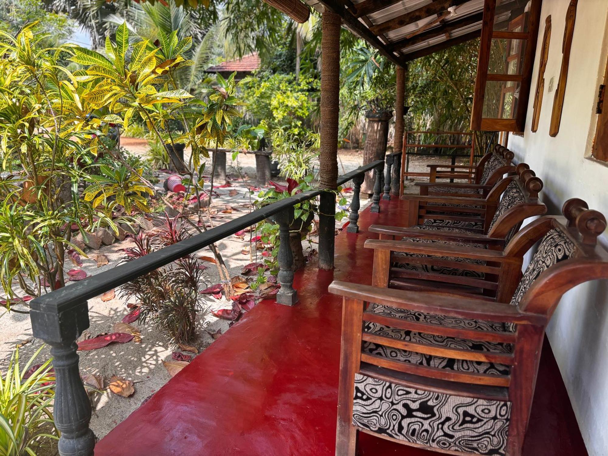 Ubay Guest House Trincomalee Exterior foto